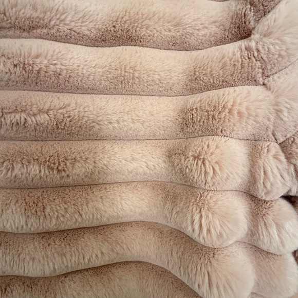 BCBG Elegant Pink Faux Fur Jacket - Picture 8 of 8